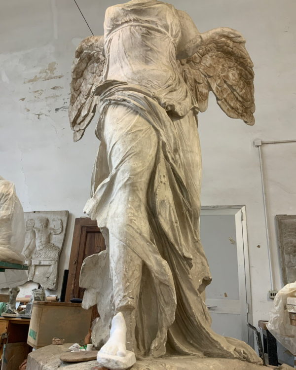 Retrouvé le pied de la Victoire de Samothrace à Firenze